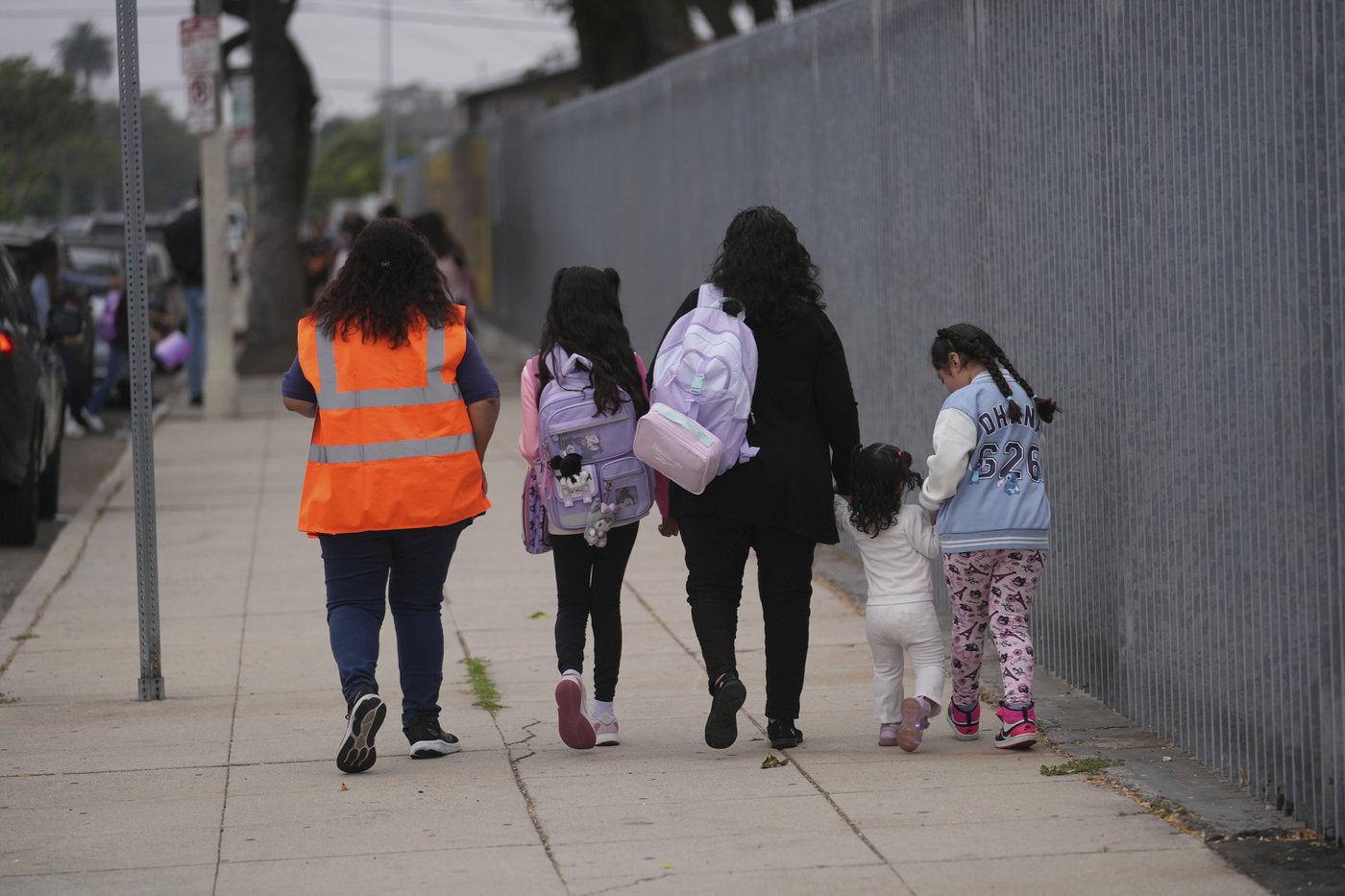 Los Angeles school year begins amid fears over immigration enforcement | iNFOnews.ca