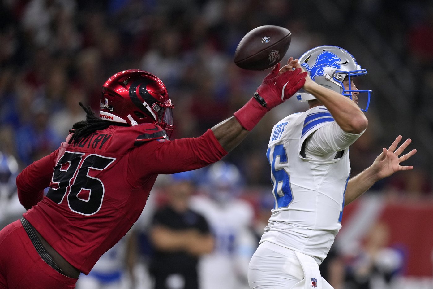 Jake Bates makes 52-yarder as time expires, Lions overcome Jared Goff's 5 INTs to beat Texans 26-23 | iNFOnews.ca Jake Bates makes 52-yarder as time expires, Lions overcome Jared Goff's 5 INTs to beat Texans 26-23 | iNFOnews.ca