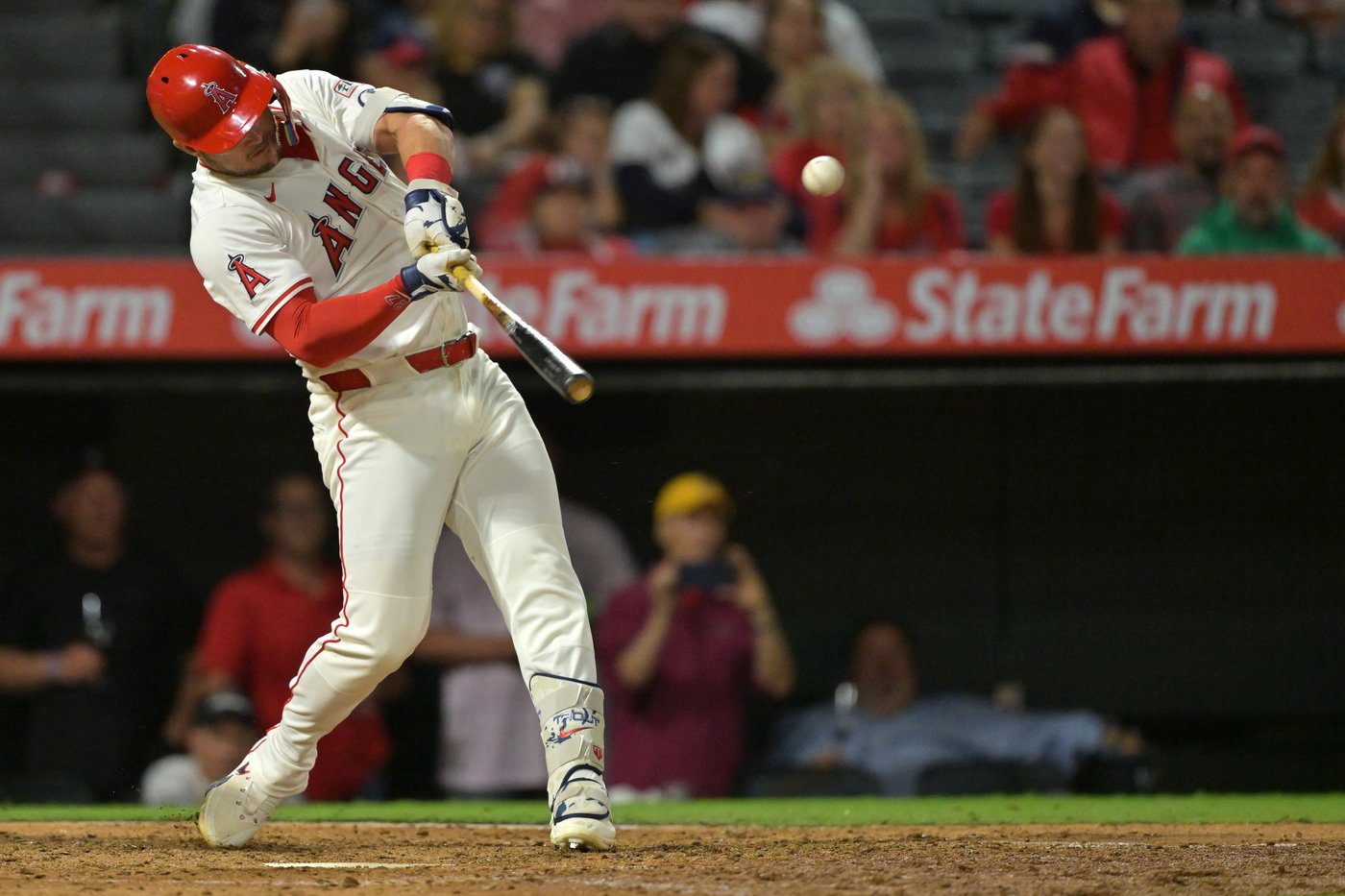 Mike Trout homers twice, and Angels push Astros to brink of playoff elimination with 4-3 win | iNFOnews.ca Mike Trout homers twice, and Angels push Astros to brink of playoff elimination with 4-3 win | iNFOnews.ca