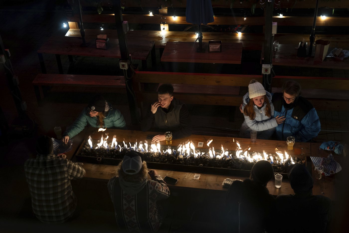 Magic and lights draw crowds to an alpine village in Washington state for Christmas | iNFOnews.ca