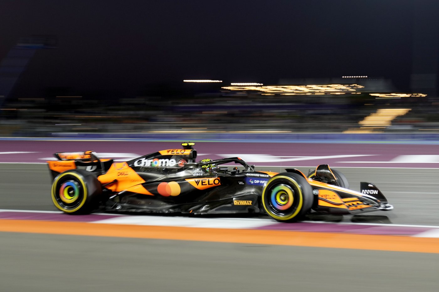 Norris defies orders to help Piastri and Verstappen loses the Qatar pole to Russell | iNFOnews.ca Norris defies orders to help Piastri and Verstappen loses the Qatar pole to Russell | iNFOnews.ca