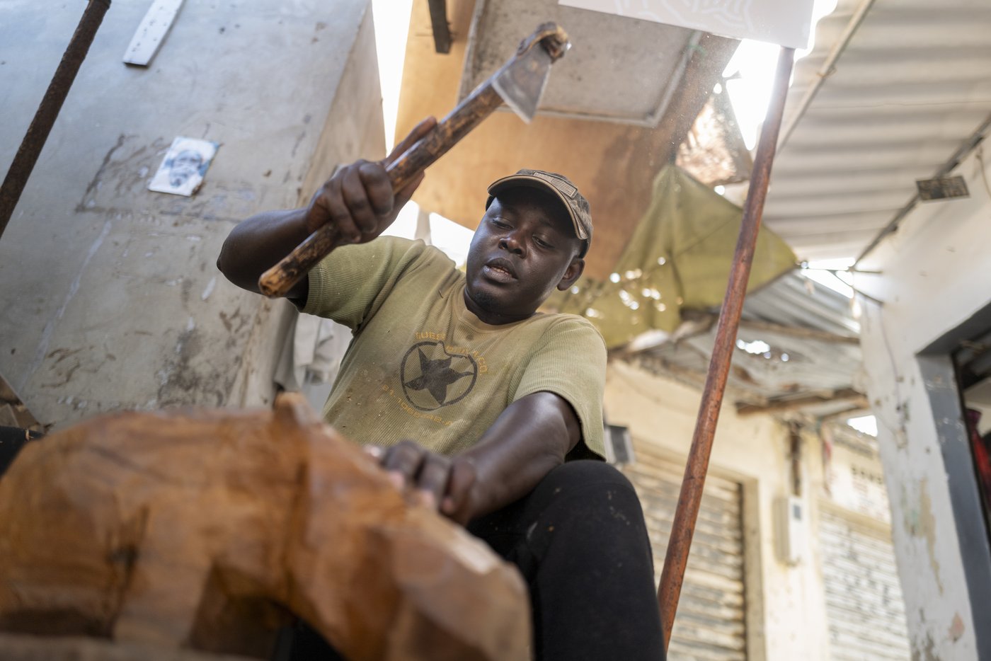 Senegalese artisans in the spotlight as they exhibit for the first time at a prestigious art event | iNFOnews.ca