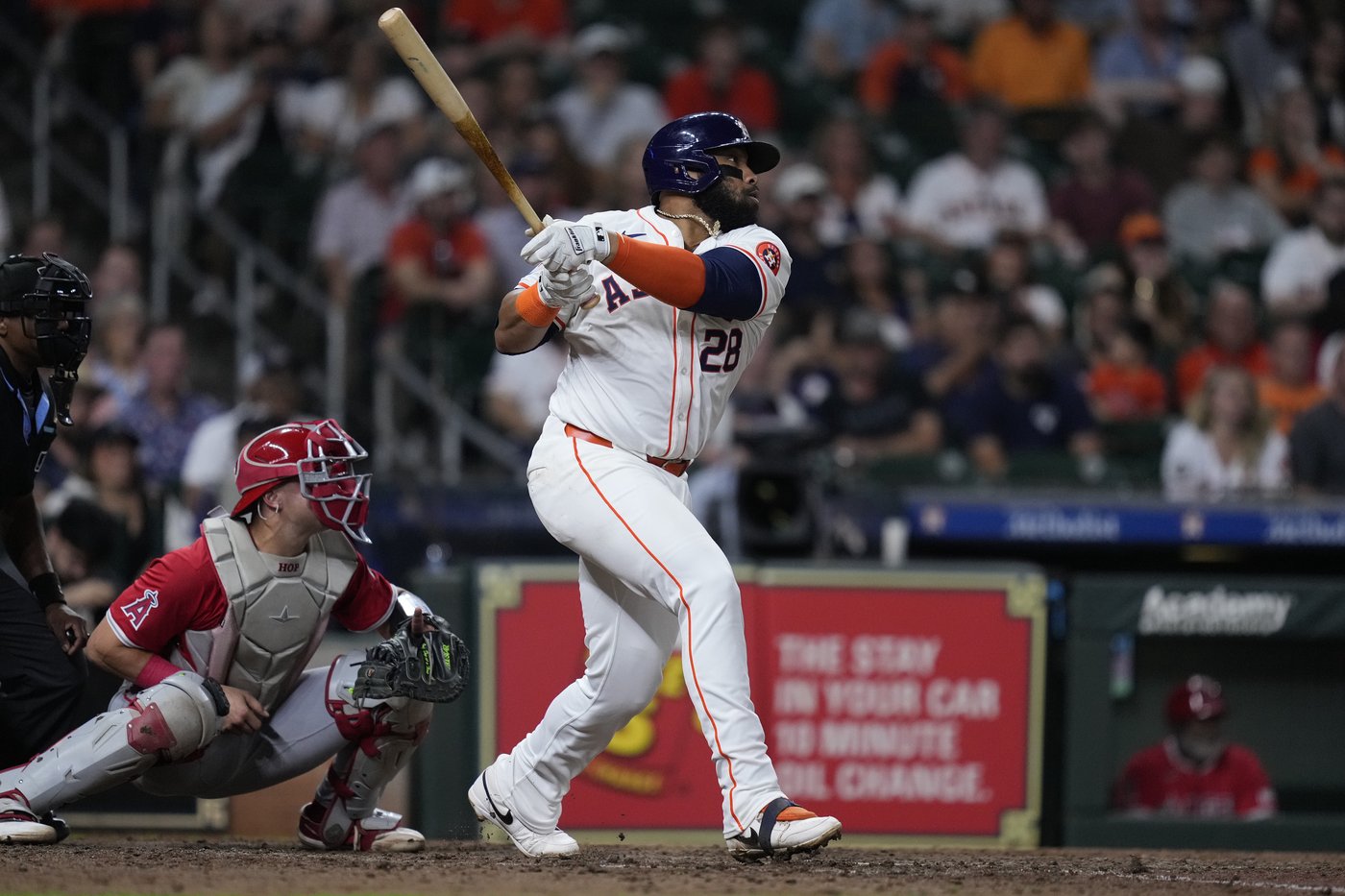 Jon Singleton's two-run double in eighth lifts Astros to 3-1 win over Angels | iNFOnews.ca Jon Singleton's two-run double in eighth lifts Astros to 3-1 win over Angels | iNFOnews.ca