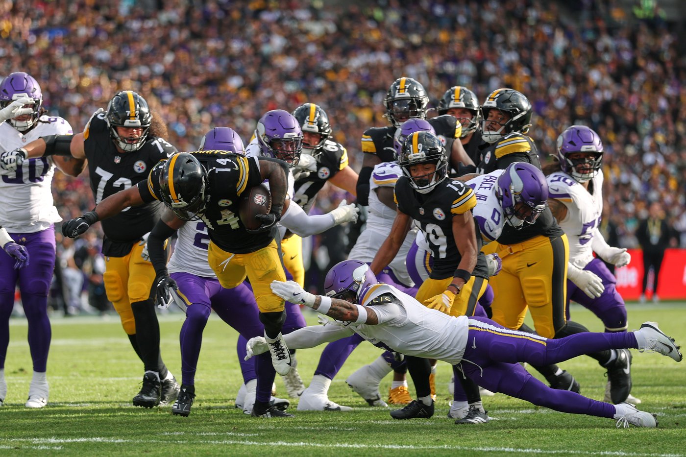 Steelers hold on for 24-21 win over Vikings in NFL's first regular-season game in Ireland | iNFOnews.ca