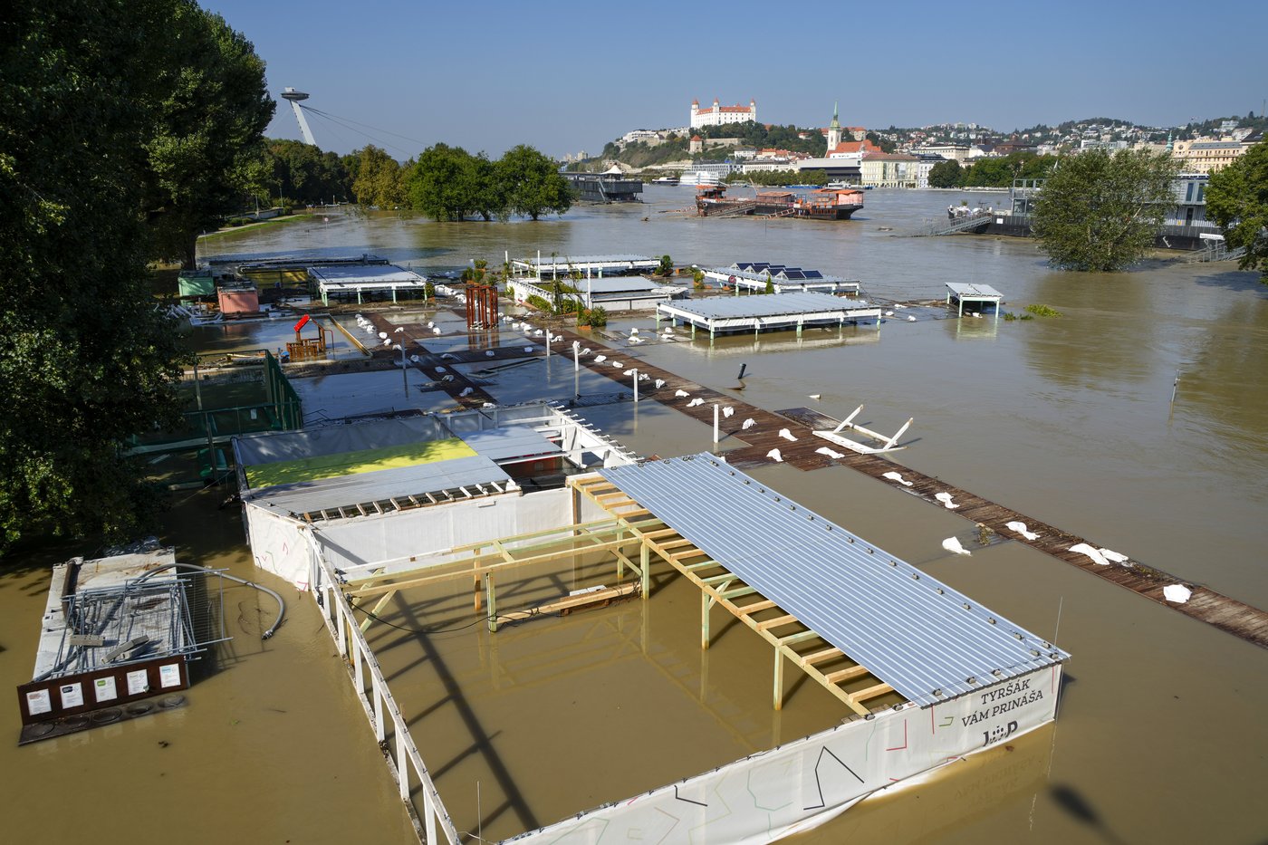 Rising rivers threaten southern Poland as flooding recedes elsewhere in Central Europe | iNFOnews.ca