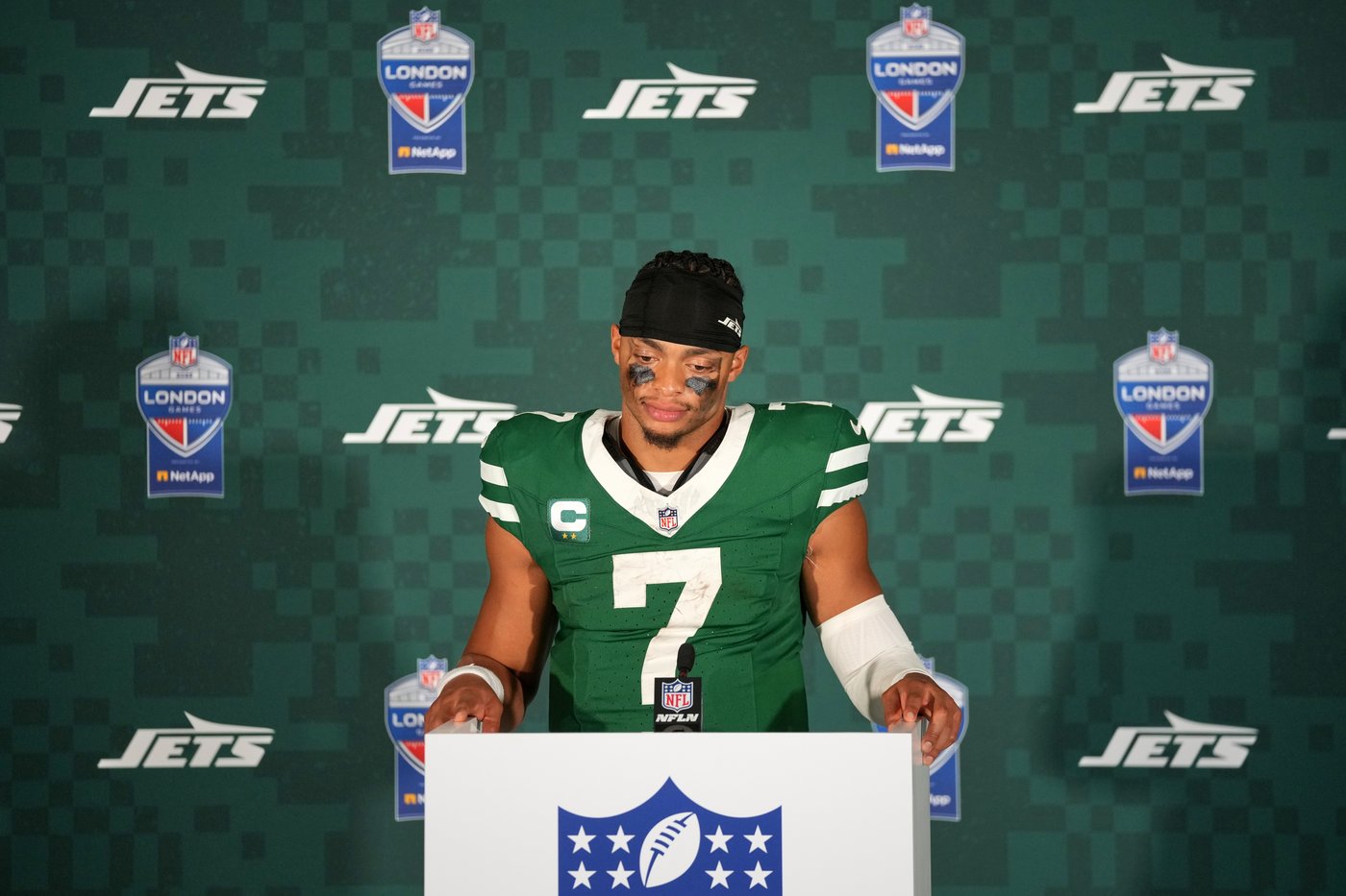 Justin Fields plans to be a bit more aggressive in the passing game as Jets seek first win | iNFOnews.ca