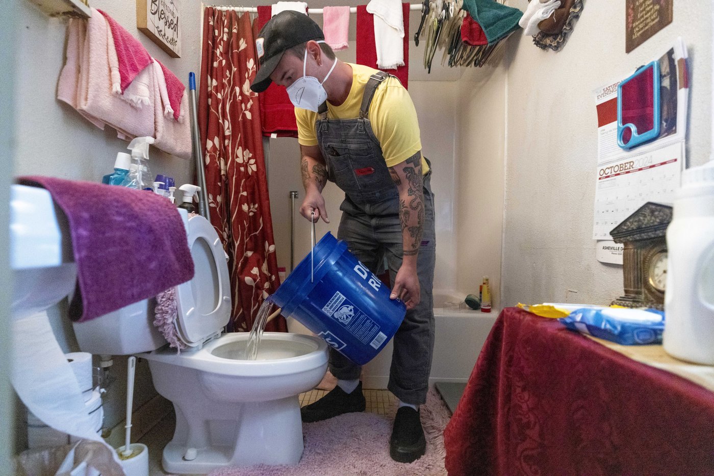 After hurricane, with no running water, residents organize to meet a basic need | iNFOnews.ca