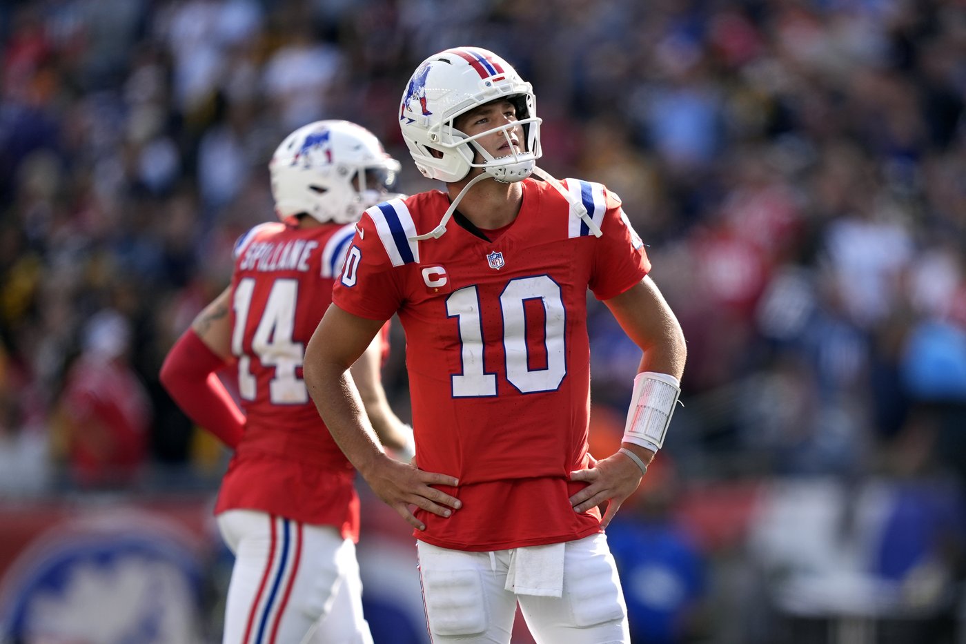 Patriots beat themselves with 5 turnovers vs. Steelers, including 2 near the end zone | iNFOnews.ca Patriots beat themselves with 5 turnovers vs. Steelers, including 2 near the end zone | iNFOnews.ca
