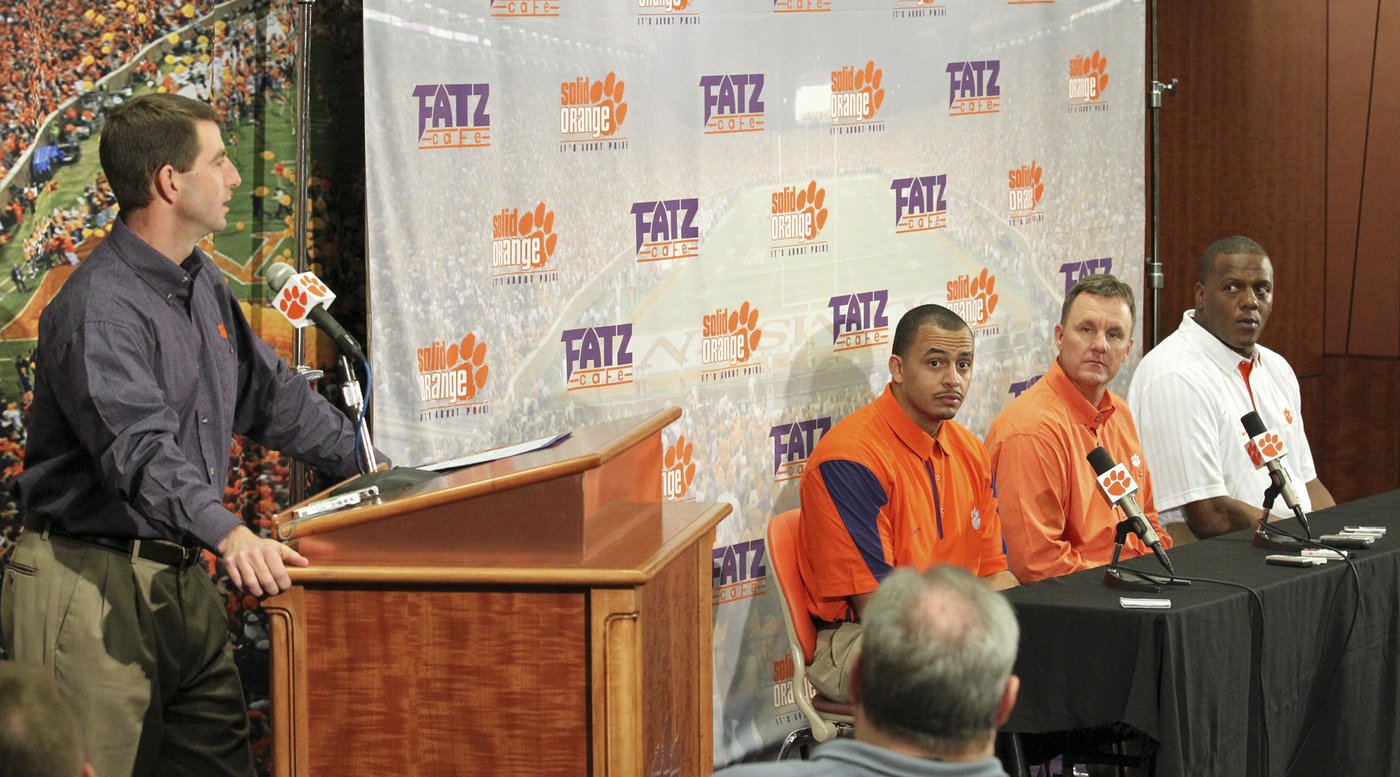 Facing Friends: Clemson's Swinney goes against longtime protege in Virginia's Elliott | iNFOnews.ca