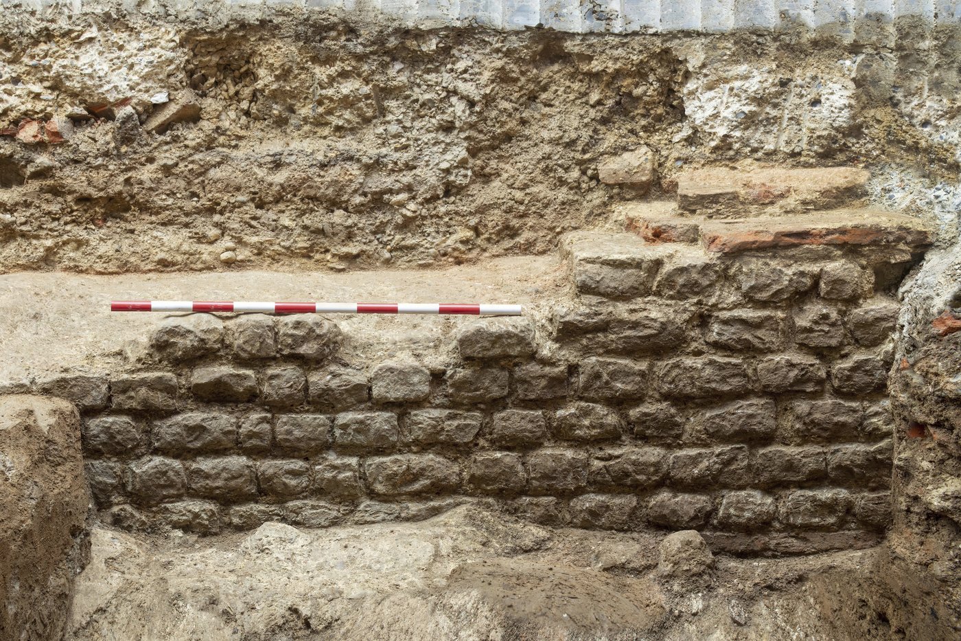Archaeologists unearth the remains of a Roman basilica on the site of a new London skyscraper | iNFOnews.ca Archaeologists unearth the remains of a Roman basilica on the site of a new London skyscraper | iNFOnews.ca