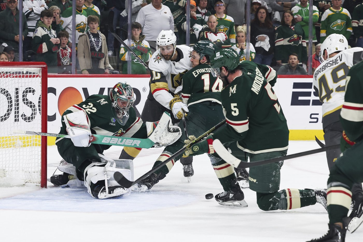Barbashev scores in OT, Golden Knights beat Wild 4-3 to even series | iNFOnews.ca Barbashev scores in OT, Golden Knights beat Wild 4-3 to even series | iNFOnews.ca