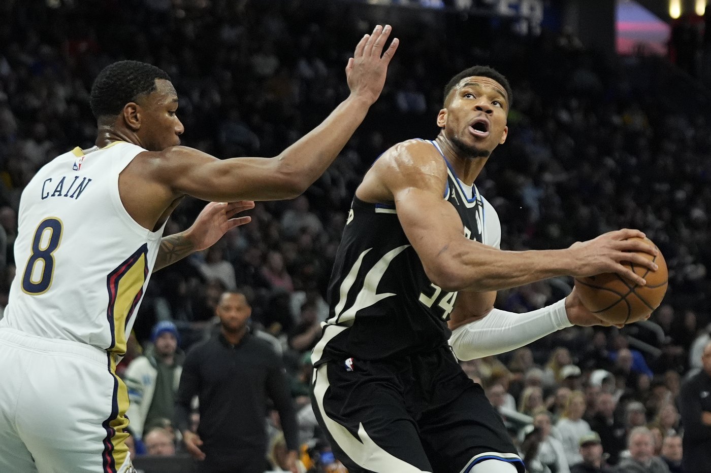 Antetokounmpo and most other top Bucks resting for regular-season finale with Pistons | iNFOnews.ca