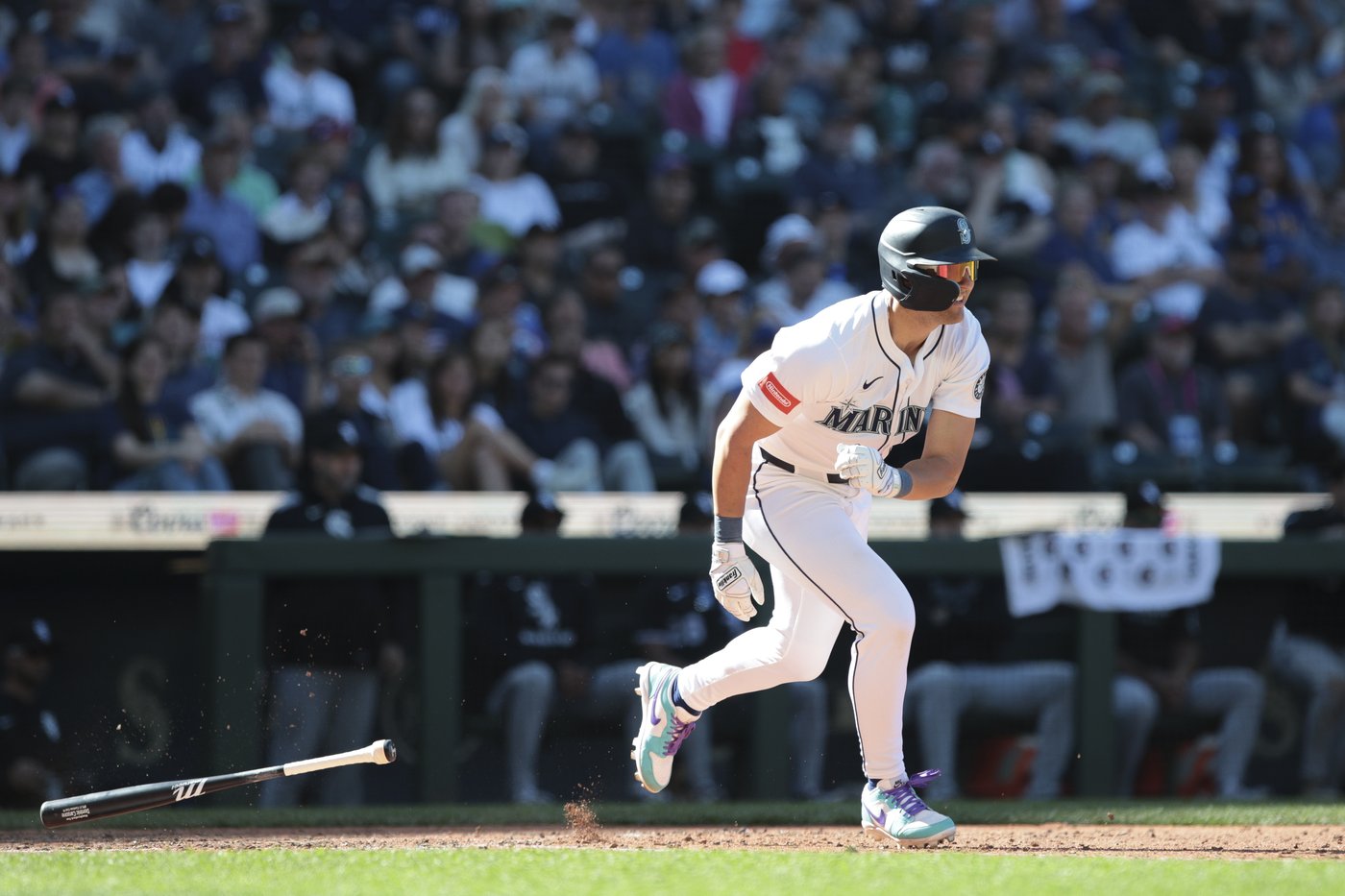 Canzone hits walk-off single in 11th and Mariners top White Sox 4-3 for 3-game sweep | iNFOnews.ca