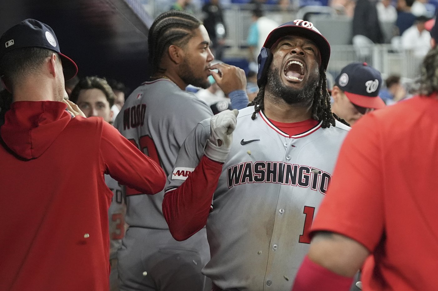 Bell second Nats player to homer from both sides, has 6 RBIs, 4 hits in 15-7 romp over Marlins | iNFOnews.ca Bell second Nats player to homer from both sides, has 6 RBIs, 4 hits in 15-7 romp over Marlins | iNFOnews.ca
