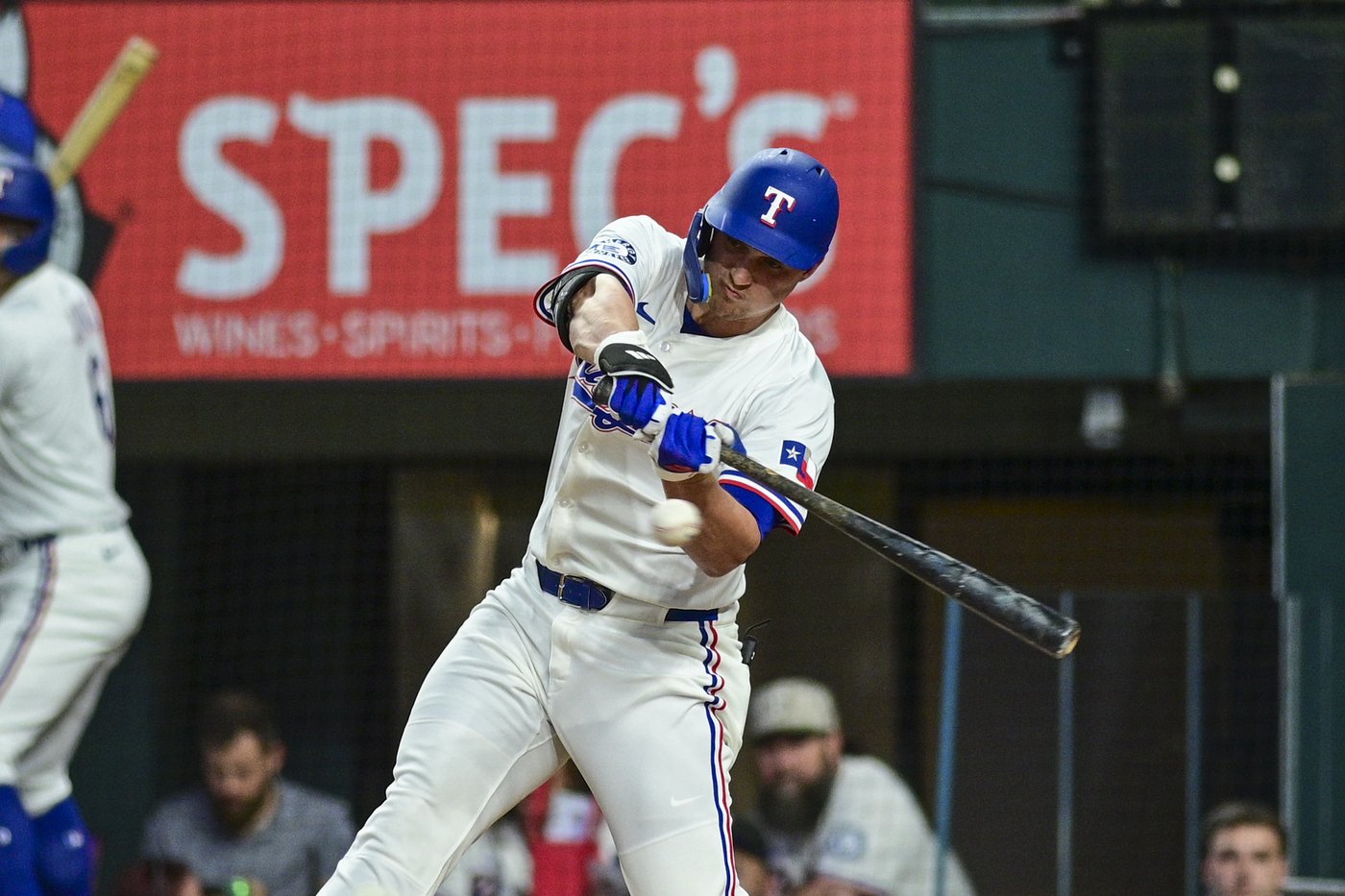 Bichette hits 9th inning pinch HR and 5 Toronto pitchers combine on 1-hitter in 2-0 win at Texas | iNFOnews.ca Bichette hits 9th inning pinch HR and 5 Toronto pitchers combine on 1-hitter in 2-0 win at Texas | iNFOnews.ca