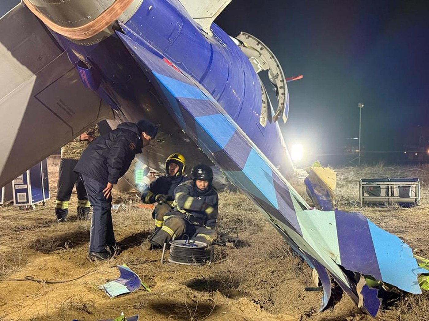 Azerbaijan observes day of mourning for air crash victims as speculation mount about its cause | iNFOnews.ca Azerbaijan observes day of mourning for air crash victims as speculation mount about its cause | iNFOnews.ca