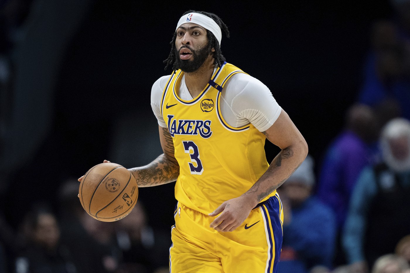 Lakers' Anthony Davis has abdominal strain and will get re-evaluated in about a week | iNFOnews.ca Lakers' Anthony Davis has abdominal strain and will get re-evaluated in about a week | iNFOnews.ca