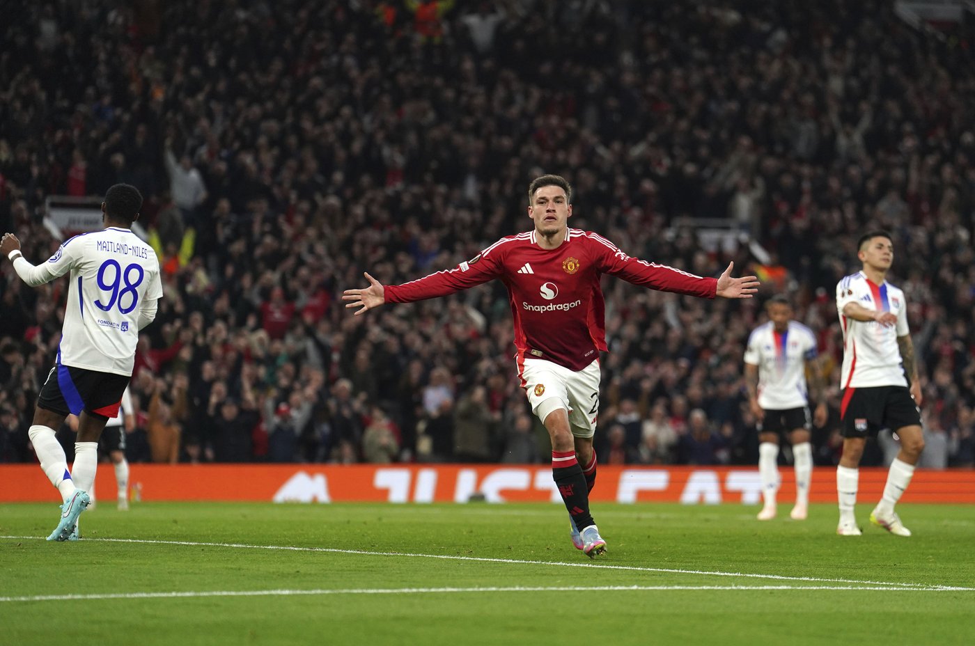 Man United seals spectacular comeback to beat Lyon 5-4 and advance to Europa League semifinals | iNFOnews.ca Man United seals spectacular comeback to beat Lyon 5-4 and advance to Europa League semifinals | iNFOnews.ca