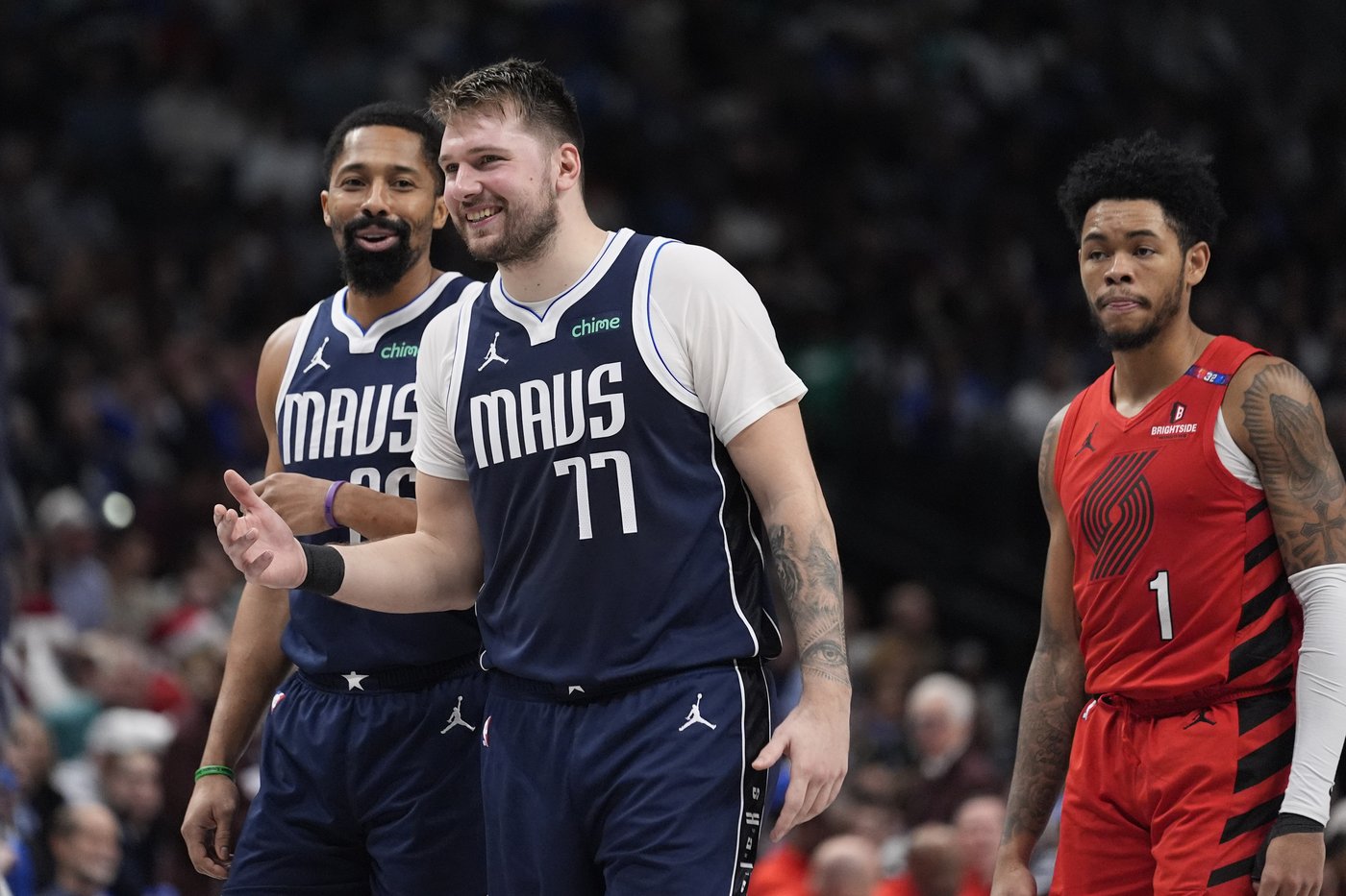 Mavs star Luka Doncic will be out about a month before check on calf injury, AP source says | iNFOnews.ca