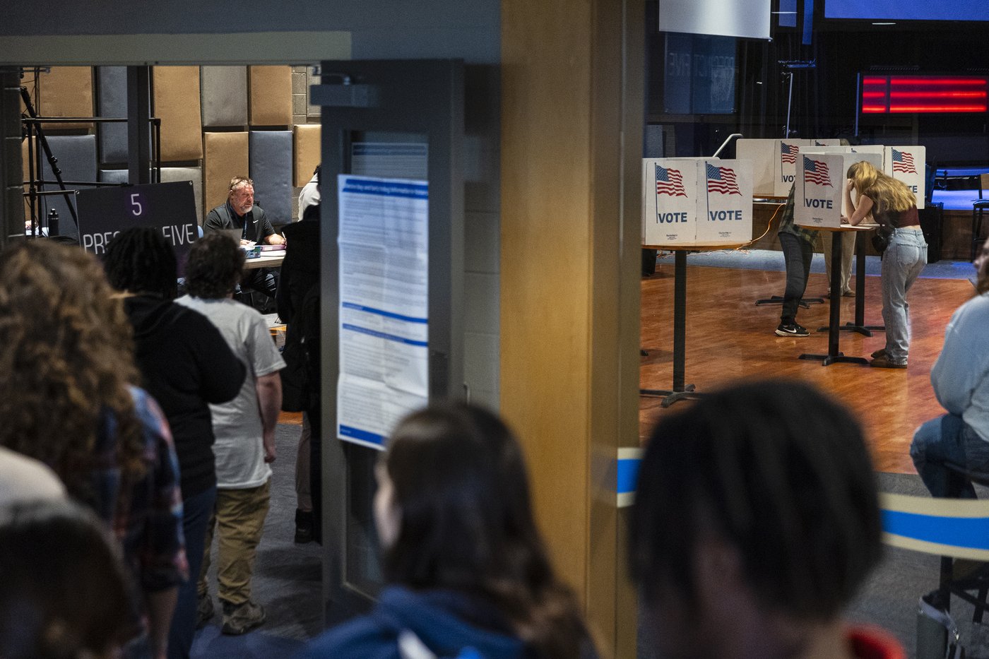 PHOTO COLLECTION: US Election 2024, Lines from East to West | iNFOnews.ca