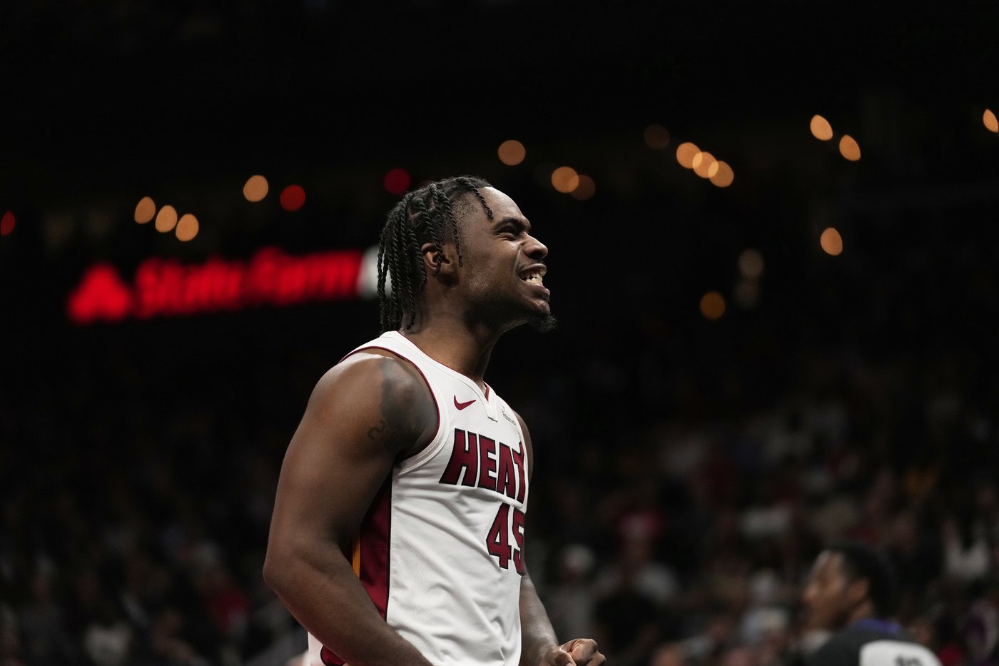 After slow start, Miami backup guard Davion Mitchell emerges as surprise OT star in win over Hawks | iNFOnews.ca