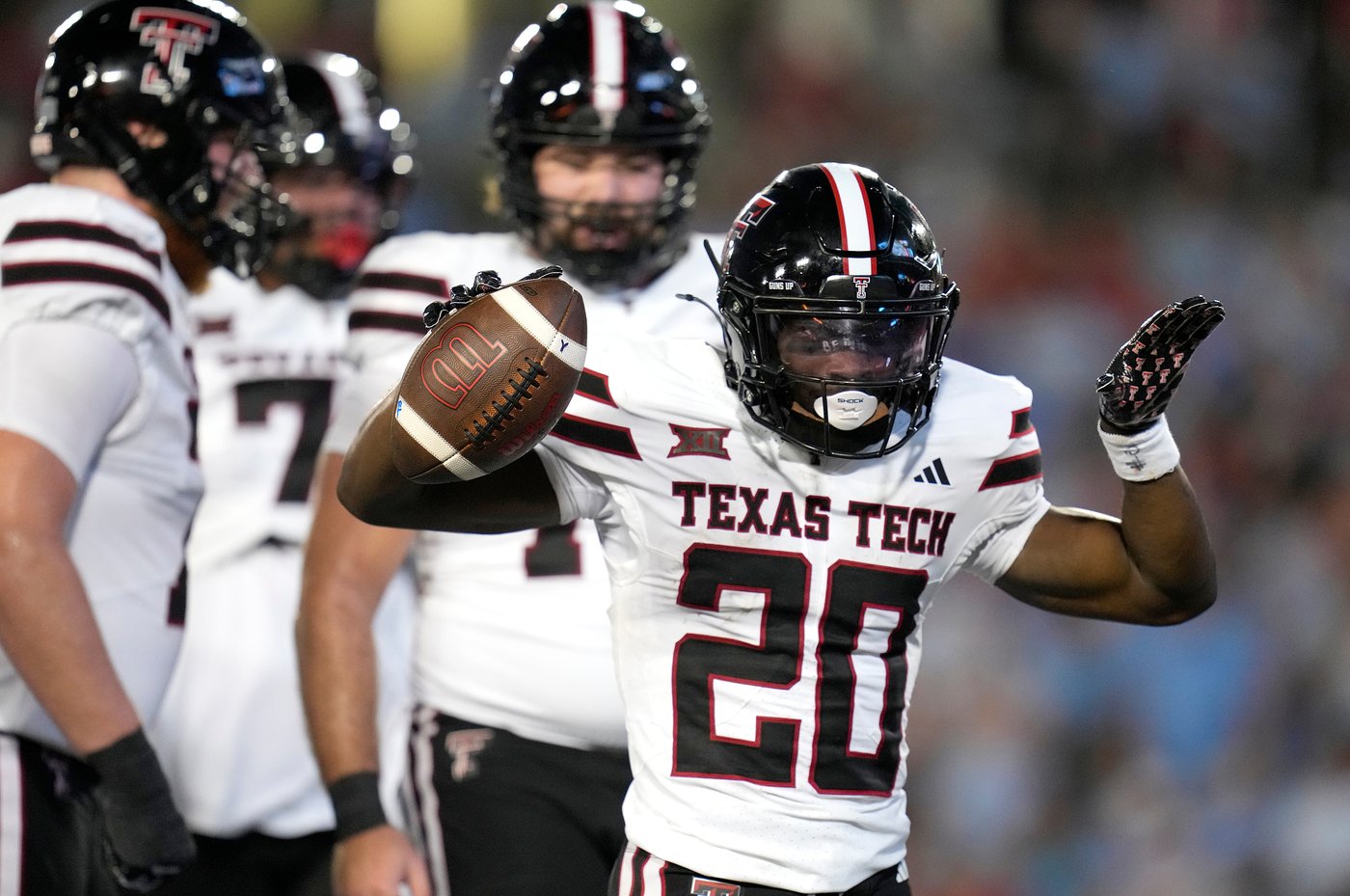 No. 11 Texas Tech dominates Houston 35-11 to improve to 5-0 | iNFOnews.ca