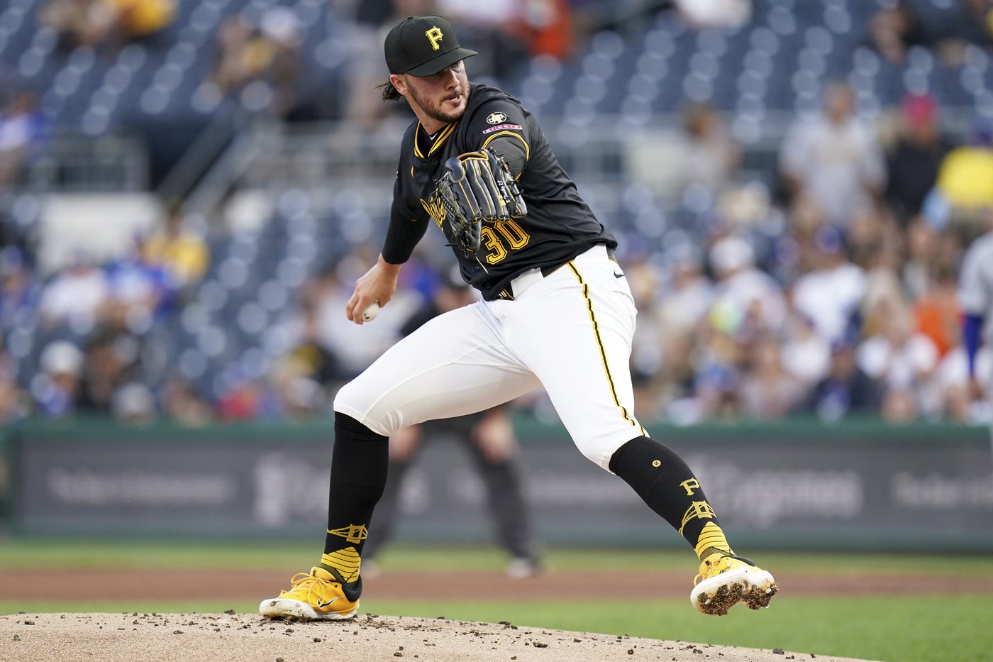 Skenes pitches 6 scoreless innings and Pirates hold off Dodgers 5-3 for 3-game series sweep | iNFOnews.ca