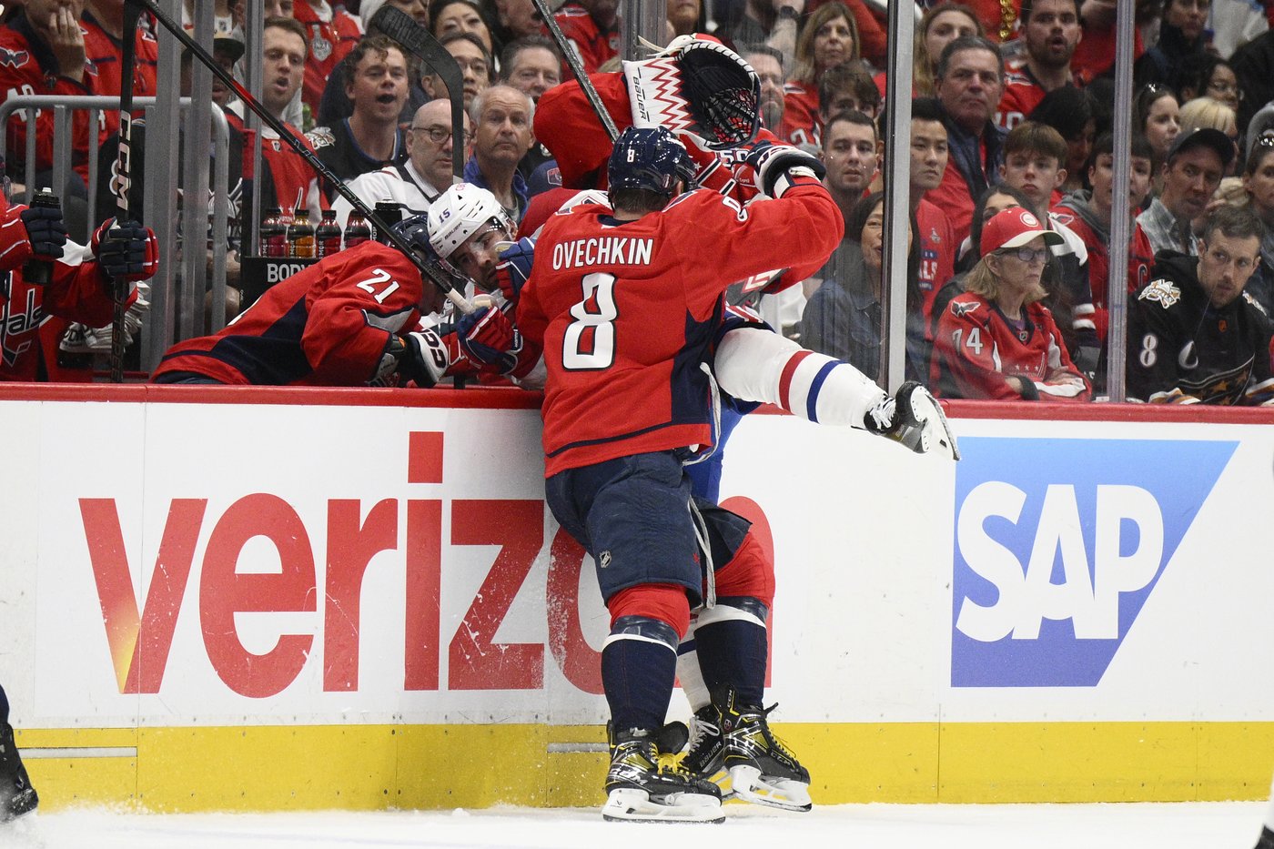 Alex Ovechkin leads the Capitals into the second round against Carolina by scoring and hitting | iNFOnews.ca