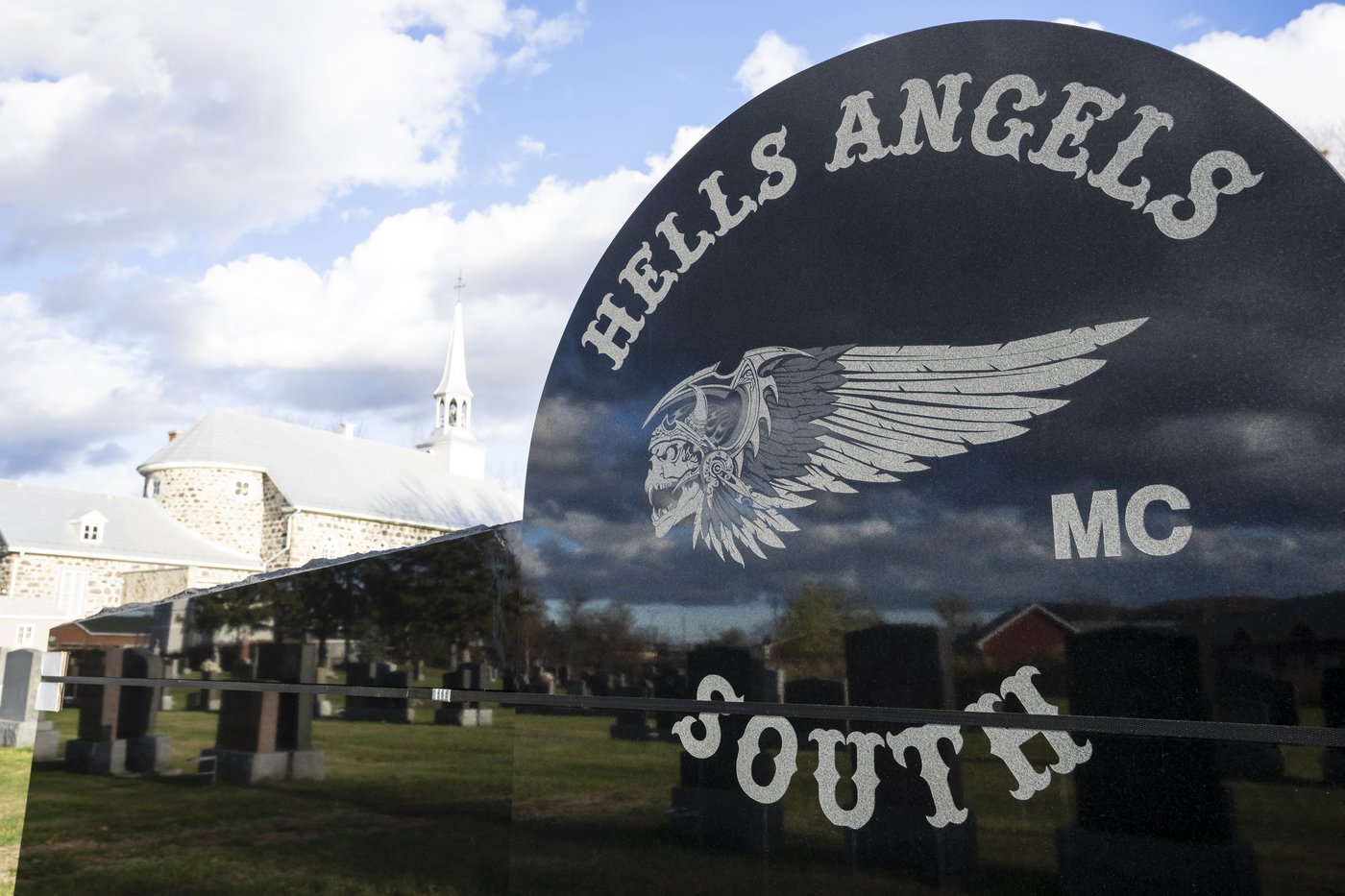 Catholic diocese near Montreal expresses regret about Hells Angels tombstone | iNFOnews.ca