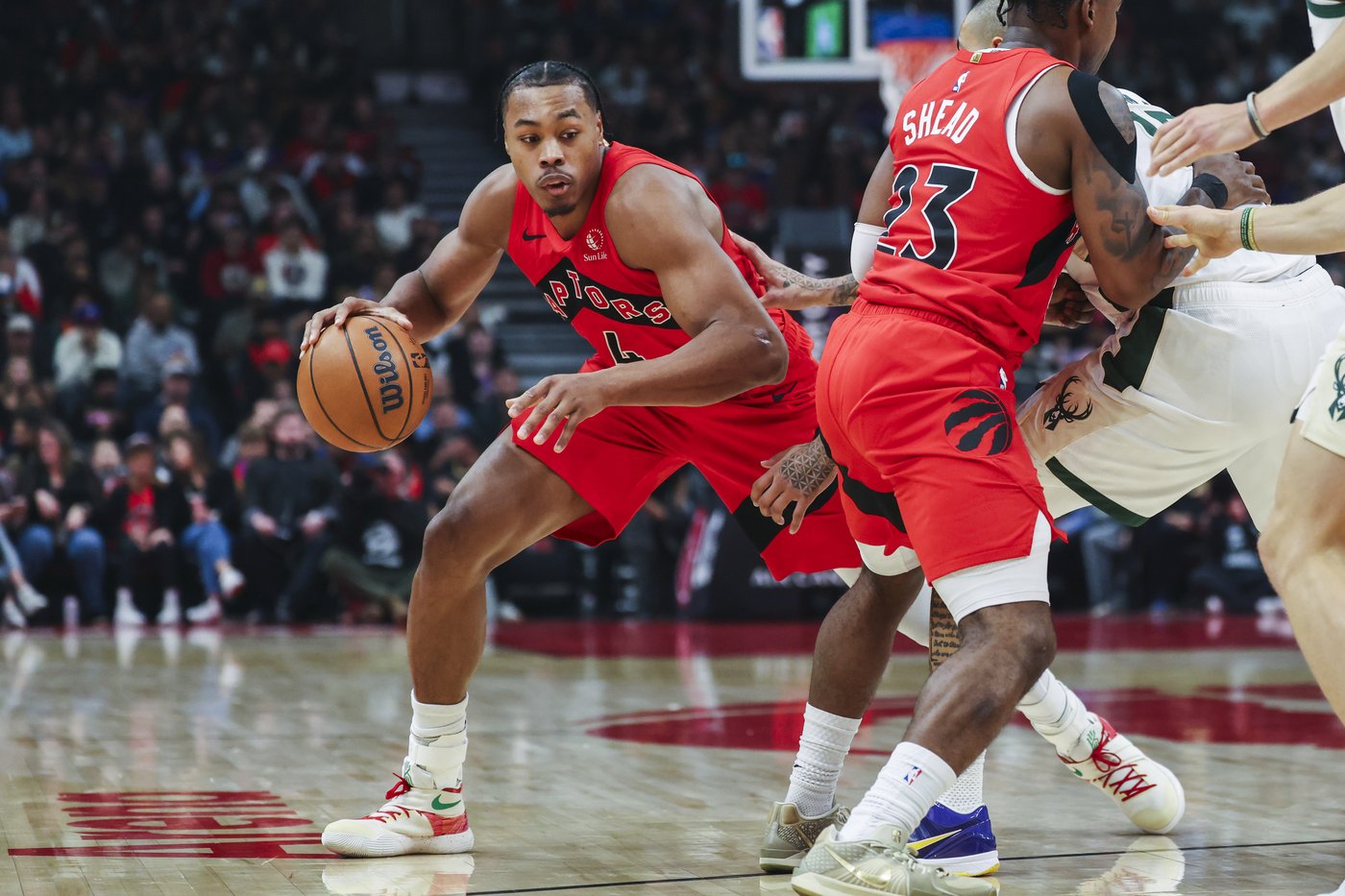Antetokounmpo scores 31 as Bucks beat Raptors 122-116 to spoil home opener | iNFOnews.ca Antetokounmpo scores 31 as Bucks beat Raptors 122-116 to spoil home opener | iNFOnews.ca