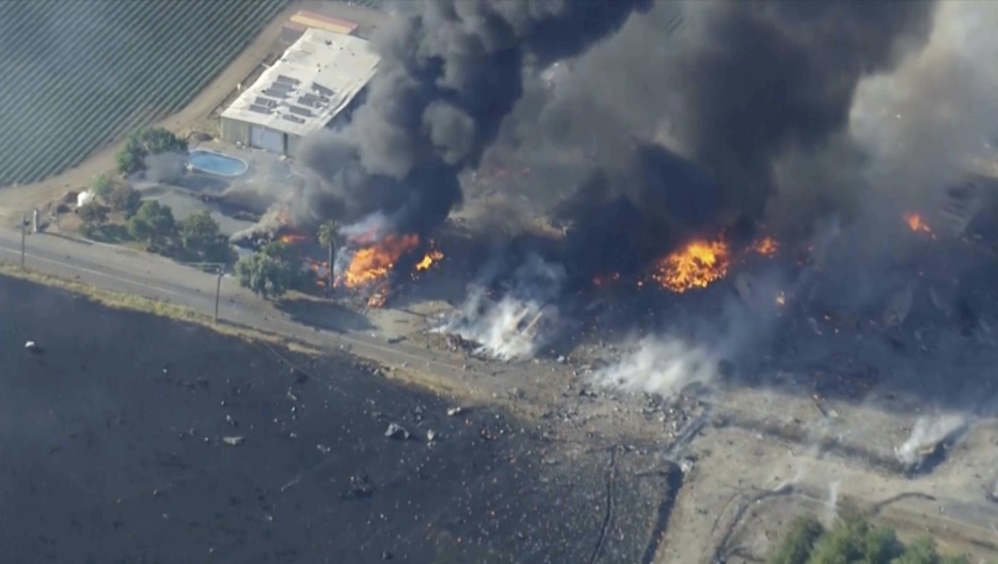 Search continues for 7 missing after huge explosion at California fireworks warehouse | iNFOnews.ca Search continues for 7 missing after huge explosion at California fireworks warehouse | iNFOnews.ca