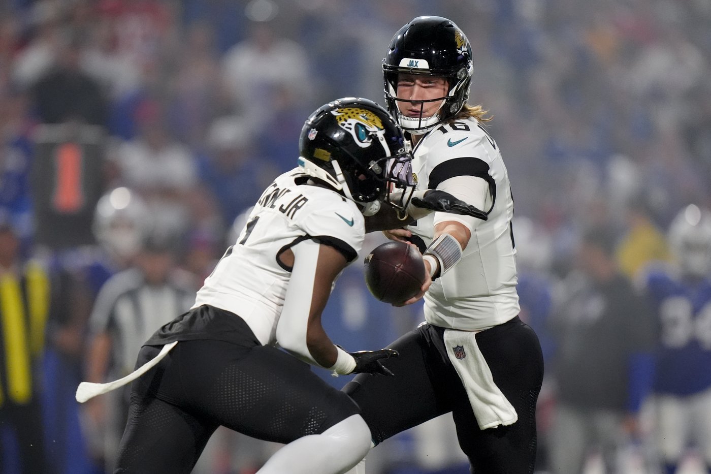 Josh Allen throws 4 TD passes and the Bills roll to a 47-10 win over the unraveling Jaguars | iNFOnews.ca