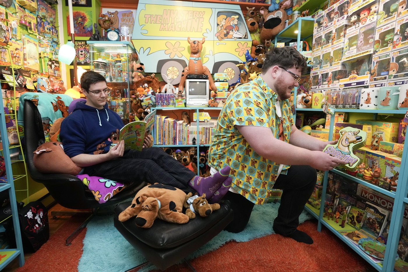 'Eclectic, strange or weird?': Meet the collectors who treasure hunt across Ontario | iNFOnews.ca 'Eclectic, strange or weird?': Meet the collectors who treasure hunt across Ontario | iNFOnews.ca