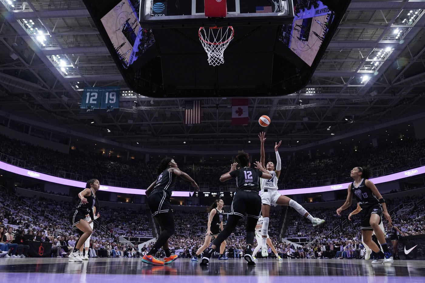 Collier scores 24 points as No. 1 seed Lynx beat Valkyries 75-74 to advance in WNBA playoffs | iNFOnews.ca Collier scores 24 points as No. 1 seed Lynx beat Valkyries 75-74 to advance in WNBA playoffs | iNFOnews.ca