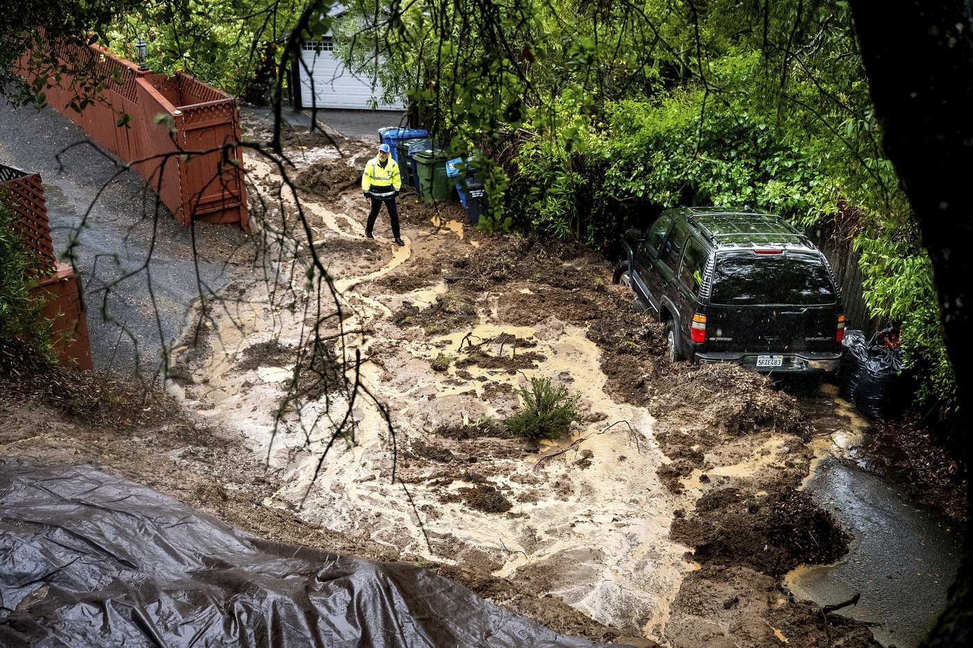 Storm inundates Northern California with rain, heavy snow. Thousands remain in the dark in Seattle | iNFOnews.ca Storm inundates Northern California with rain, heavy snow. Thousands remain in the dark in Seattle | iNFOnews.ca