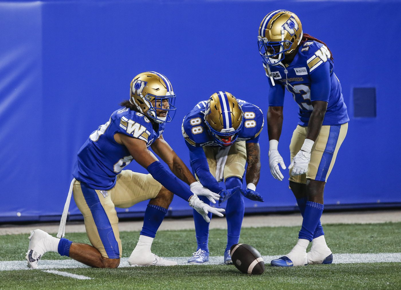 Bombers, Ticats take win streaks into Friday night contest at Tim Hortons Field | iNFOnews.ca Bombers, Ticats take win streaks into Friday night contest at Tim Hortons Field | iNFOnews.ca