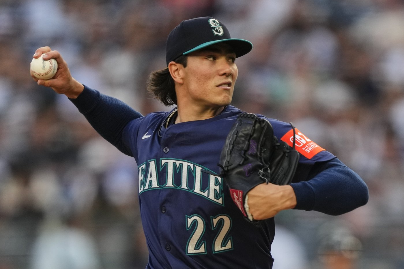 Mariners pitcher Bryan Woo loses no-hit bid in 8th inning at Yankee Stadium | iNFOnews.ca