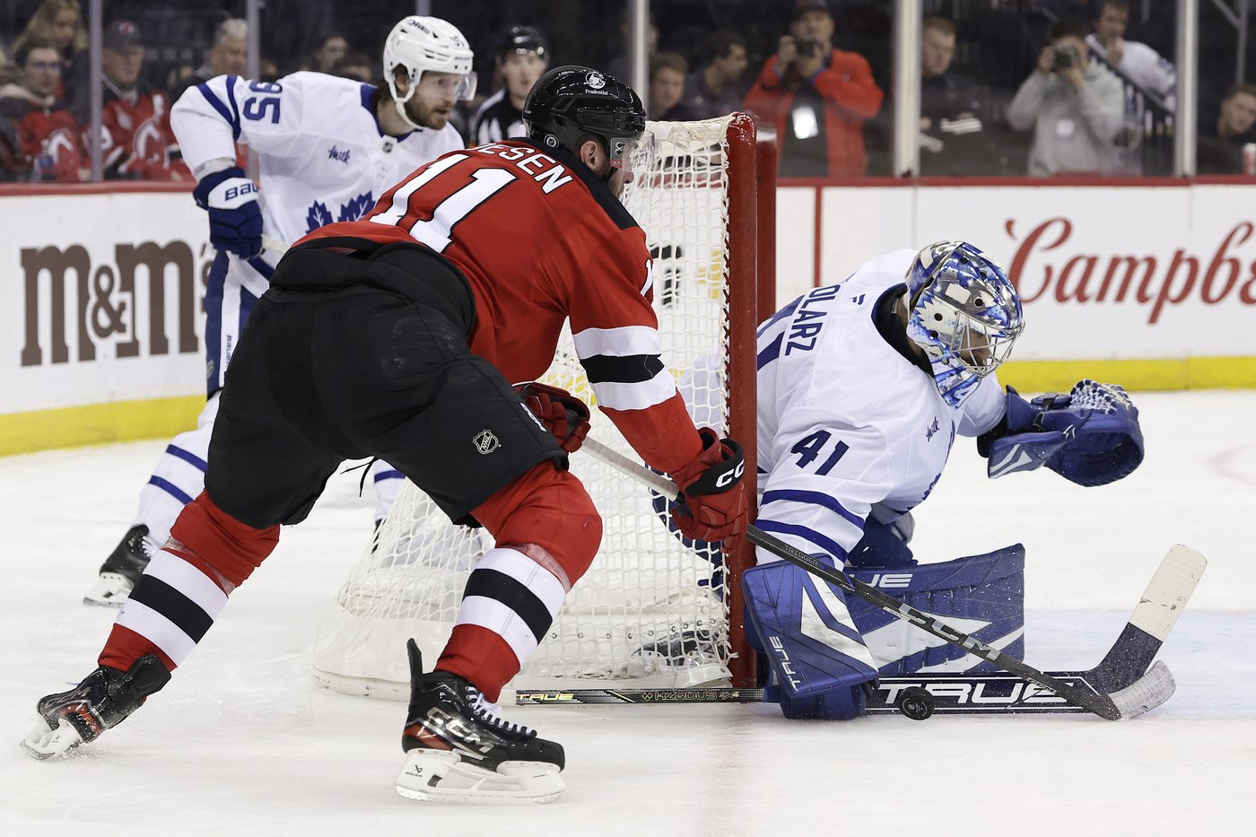 Matthews scores in overtime to lift Maple Leafs to 2-1 win over Devils | iNFOnews.ca