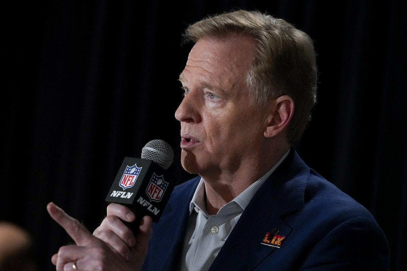 Roger Goodell says perception that officials favor the Chiefs is a 'ridiculous theory' | iNFOnews.ca Roger Goodell says perception that officials favor the Chiefs is a 'ridiculous theory' | iNFOnews.ca
