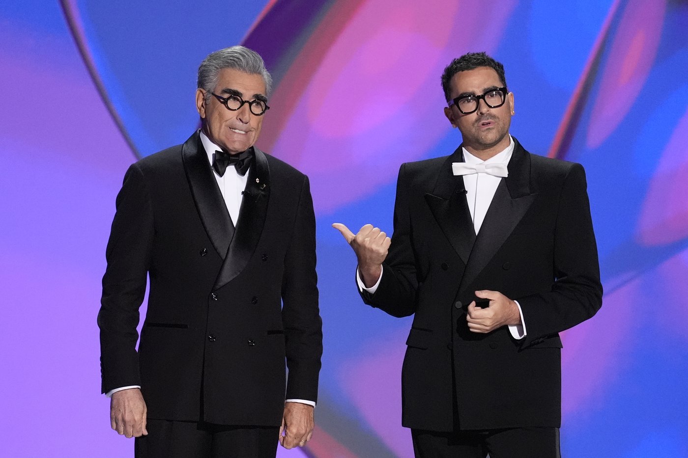 Emmy Moments: Hosts gently mock 'The Bear,' while TV villains and 'Saturday Night Live' celebrated | iNFOnews.ca Emmy Moments: Hosts gently mock 'The Bear,' while TV villains and 'Saturday Night Live' celebrated | iNFOnews.ca