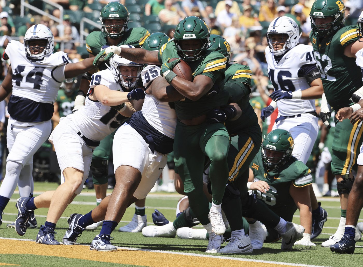 Robertson has 3 TD passes and Washington 2 TD runs as Baylor wins 42-7 over FCS foe Samford | iNFOnews.ca Robertson has 3 TD passes and Washington 2 TD runs as Baylor wins 42-7 over FCS foe Samford | iNFOnews.ca