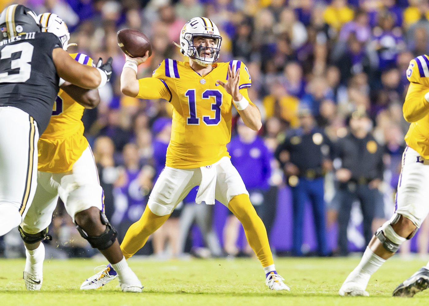 Oklahoma invades LSU's Tiger Stadium for the first time in both teams' final regular-season game | iNFOnews.ca Oklahoma invades LSU's Tiger Stadium for the first time in both teams' final regular-season game | iNFOnews.ca