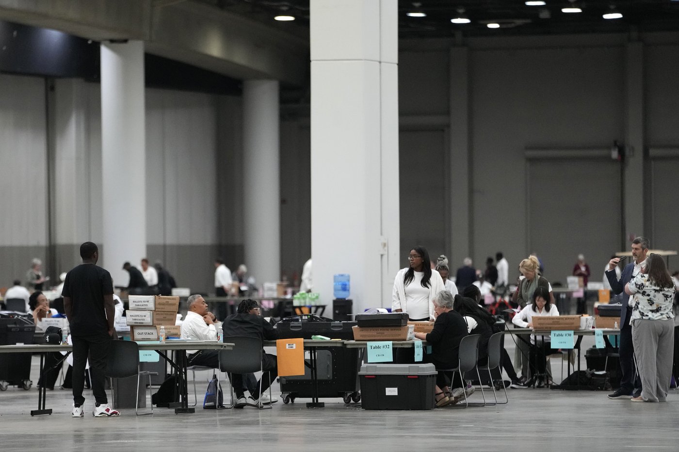 Detroit strengthens security at sites where ballots are counted | iNFOnews.ca Detroit strengthens security at sites where ballots are counted | iNFOnews.ca