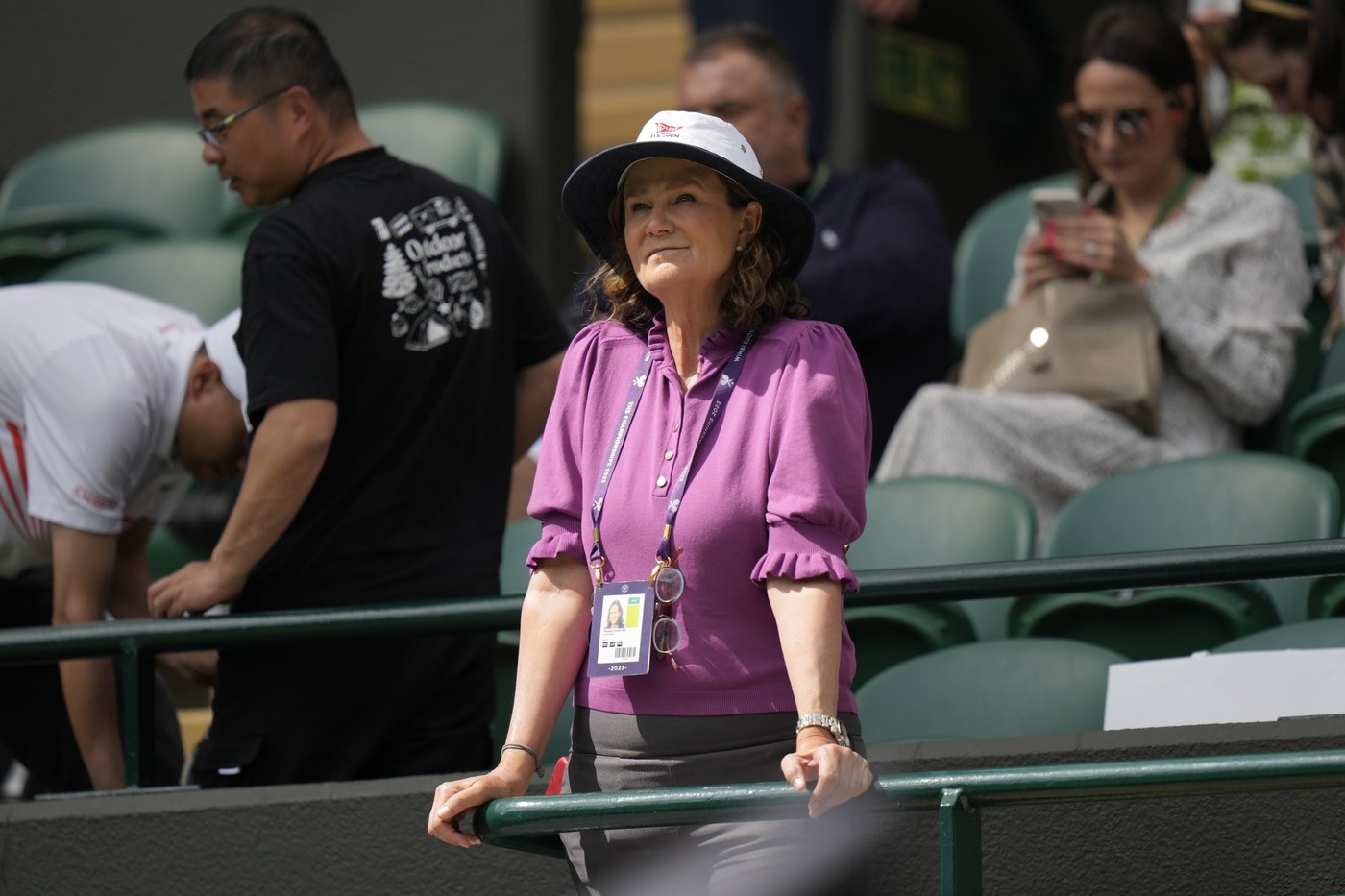 Tennis Hall of Famer Pam Shriver's trophies are back after being taken in stolen car amid LA fires | iNFOnews.ca