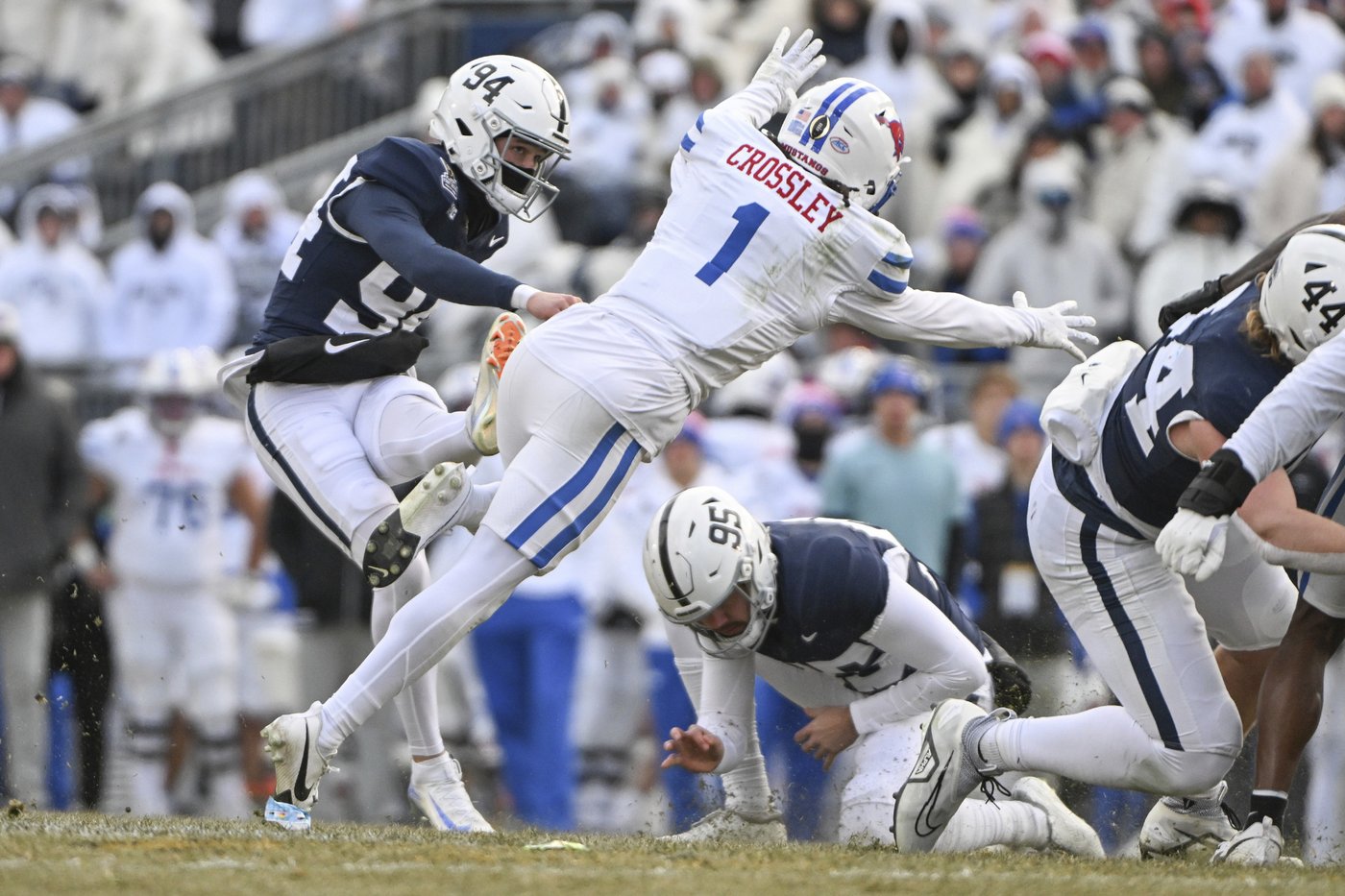 Former walk-on DeLuca provides early spark, Penn State drills SMU 38-10 in CFP; Boise State up next | iNFOnews.ca Former walk-on DeLuca provides early spark, Penn State drills SMU 38-10 in CFP; Boise State up next | iNFOnews.ca