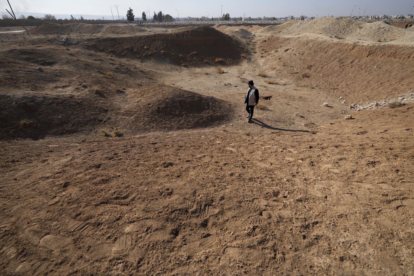 After Assad's fall, the task of unearthing the dead from Syria's mass graves is just beginning | iNFOnews.ca After Assad's fall, the task of unearthing the dead from Syria's mass graves is just beginning | iNFOnews.ca