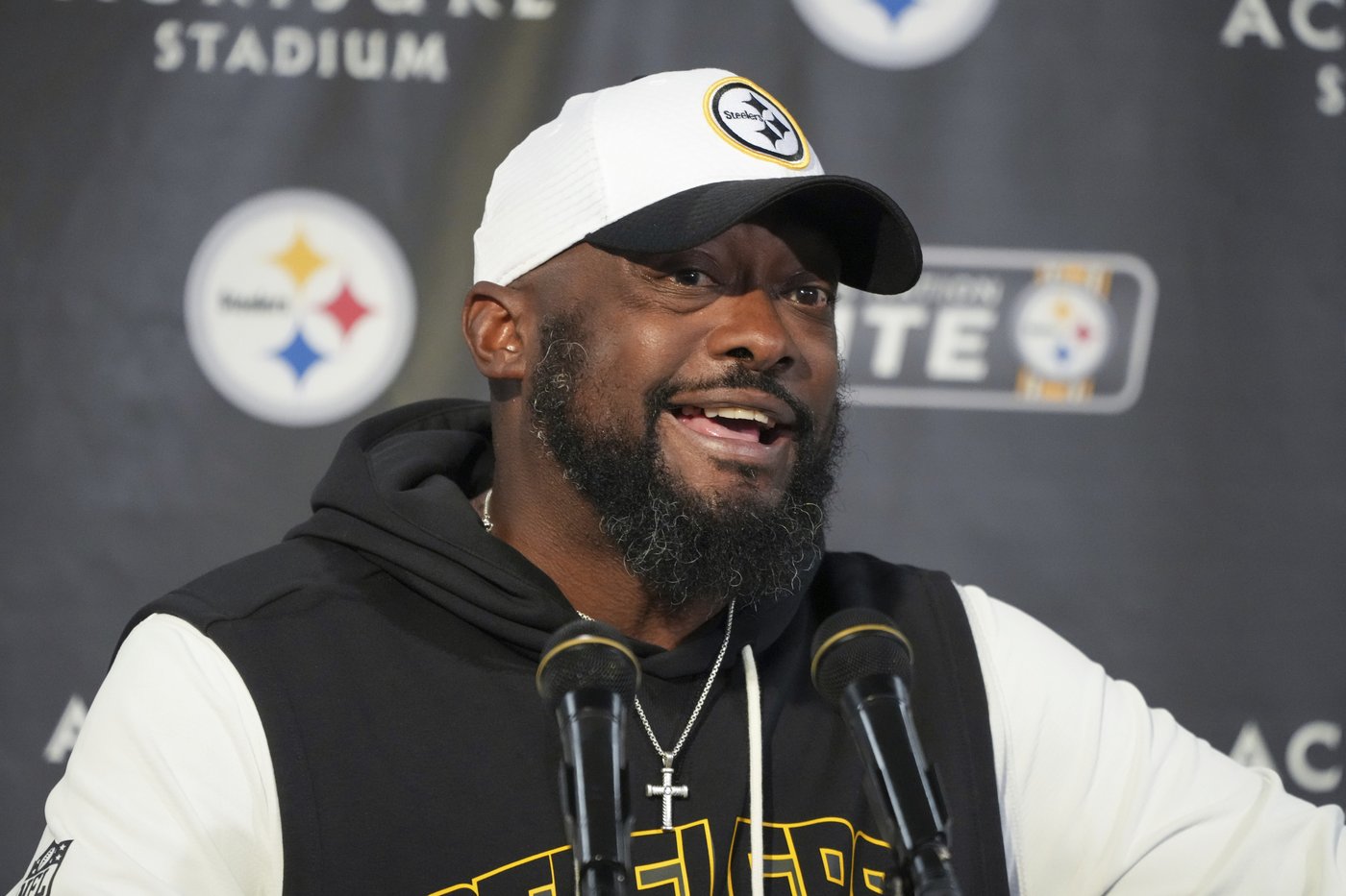 The inattentive Steelers stumble their way through a dismal loss to Seattle in their home opener | iNFOnews.ca