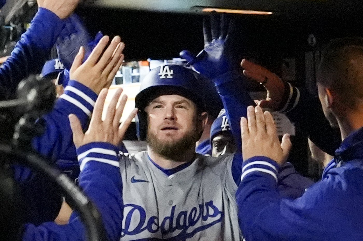 Max Muncy becomes first player to reach in 12 straight plate appearances in single postseason | iNFOnews.ca