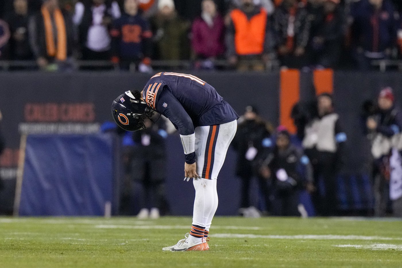 Woolen's late interception seals win as Seahawks beat struggling Bears 6-3 to boost playoff hopes | iNFOnews.ca