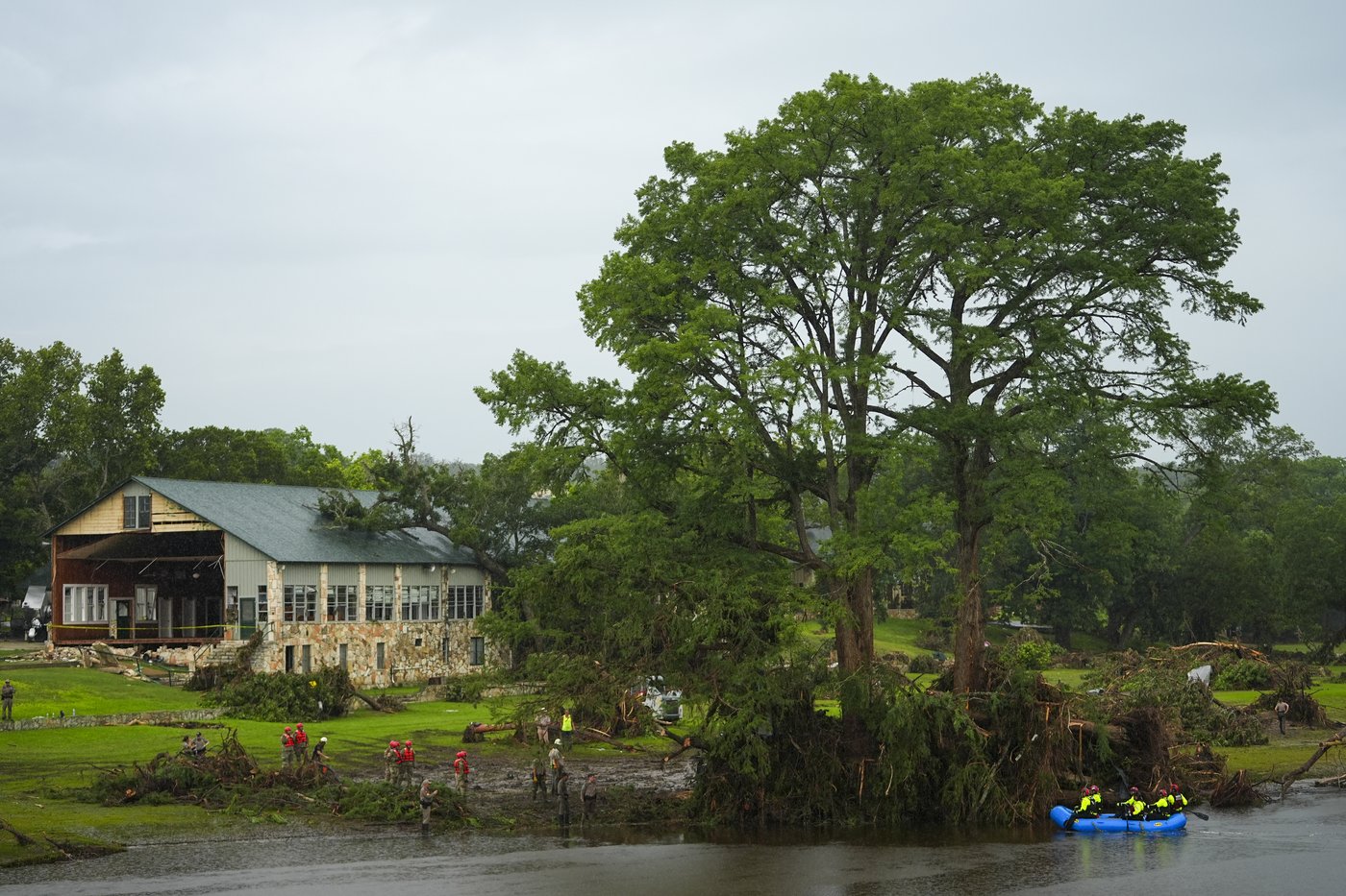 PHOTO COLLECTION: Texas floods leave dozens dead and missing as rescuers search devastated landscape | iNFOnews.ca PHOTO COLLECTION: Texas floods leave dozens dead and missing as rescuers search devastated landscape | iNFOnews.ca